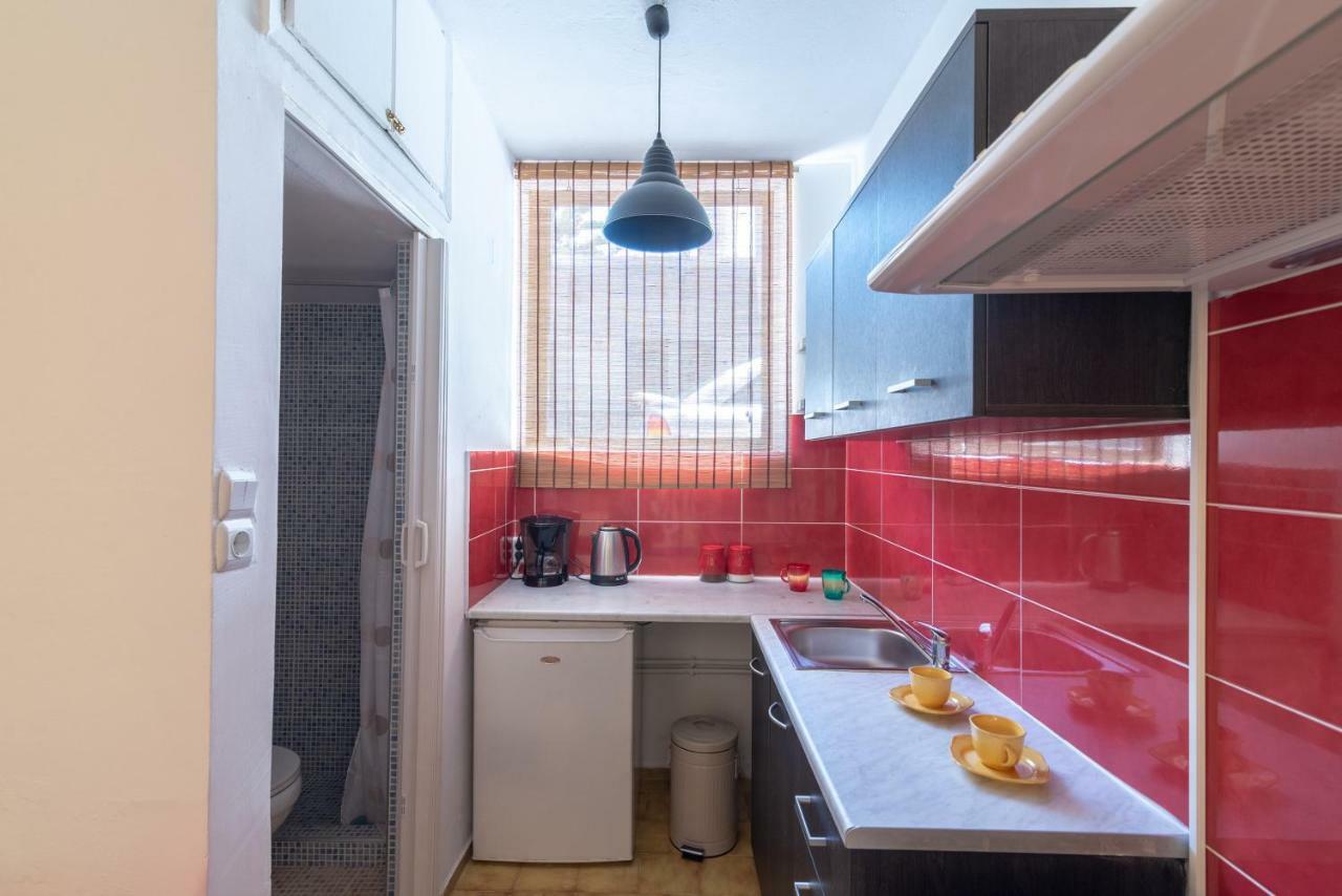 Cozy Near Downtown Apartment